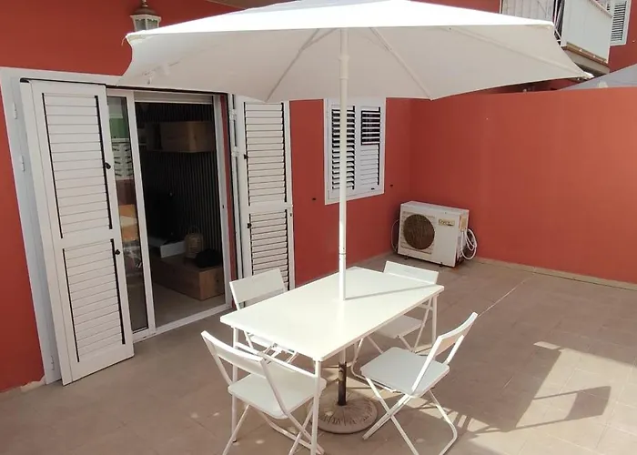 Terraza Del Sol Con Piscina En Apartmán Candelaria