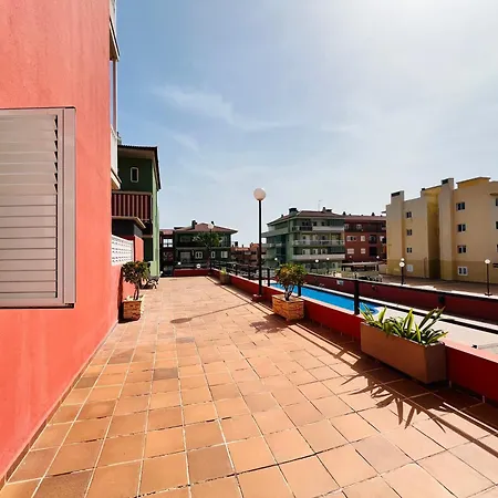 Terraza Del Sol Con Piscina En Apartamento Candelaria