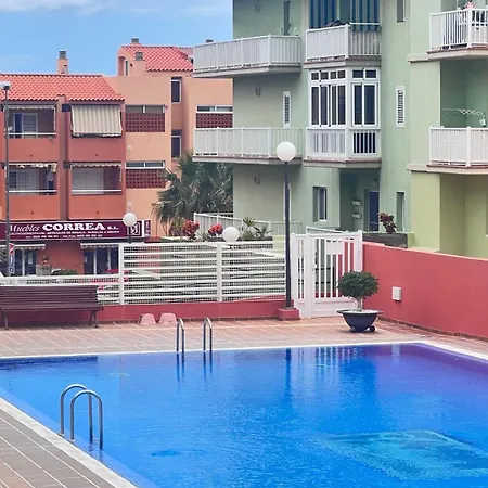 Terraza Del Sol Con Piscina En 坎德拉里亚