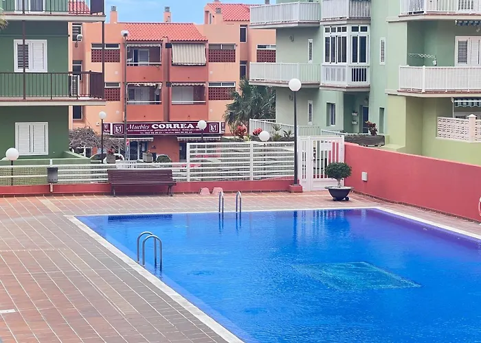 Terraza Del Sol Con Piscina En